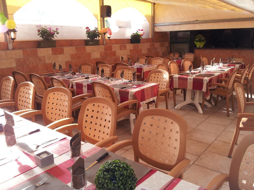 Le Grand Hotel Aups Εξωτερικό φωτογραφία