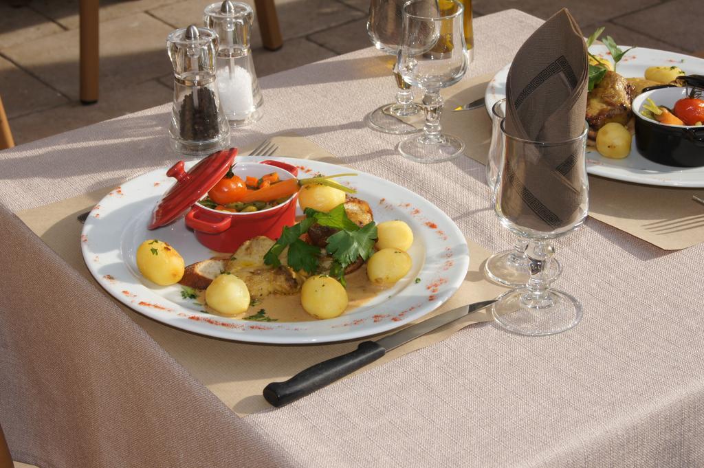 Le Grand Hotel Aups Εξωτερικό φωτογραφία